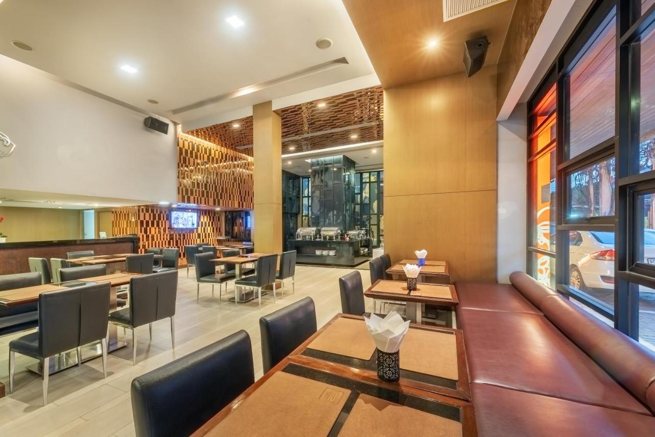 M2 de Bangkok Hotel Bagian luar foto
